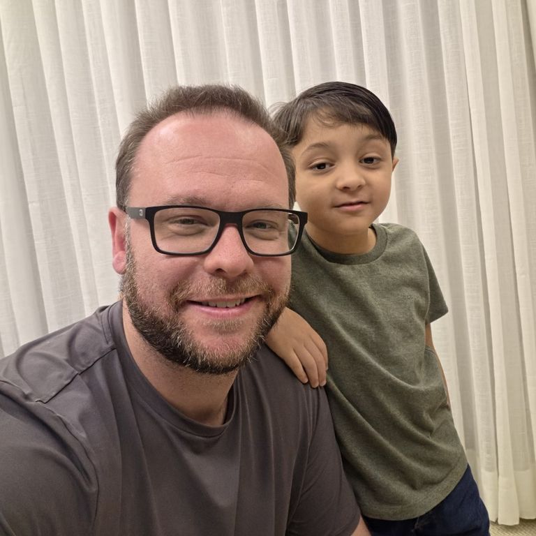 Thiago Moreno de Oliveira com o filho